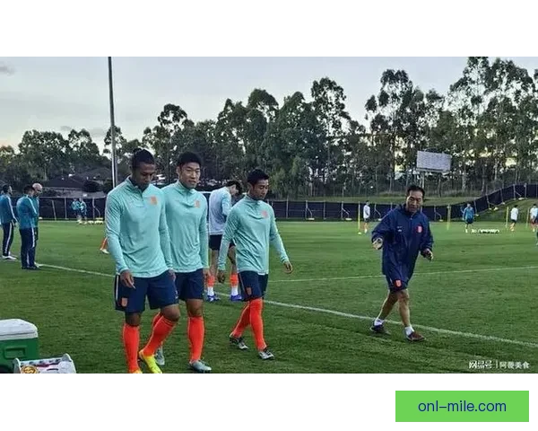 朱辰杰防线屡屡化险为夷成为球队定海神针助力国足稳固后防